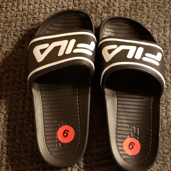 Fila Shoes - Fila slides